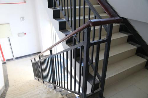 吉林锌钢楼梯扶手该怎么养护？